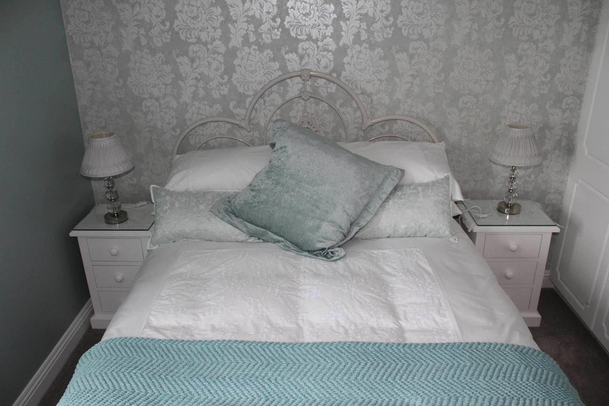 Sea Mist B&B Голуей Екстериор снимка