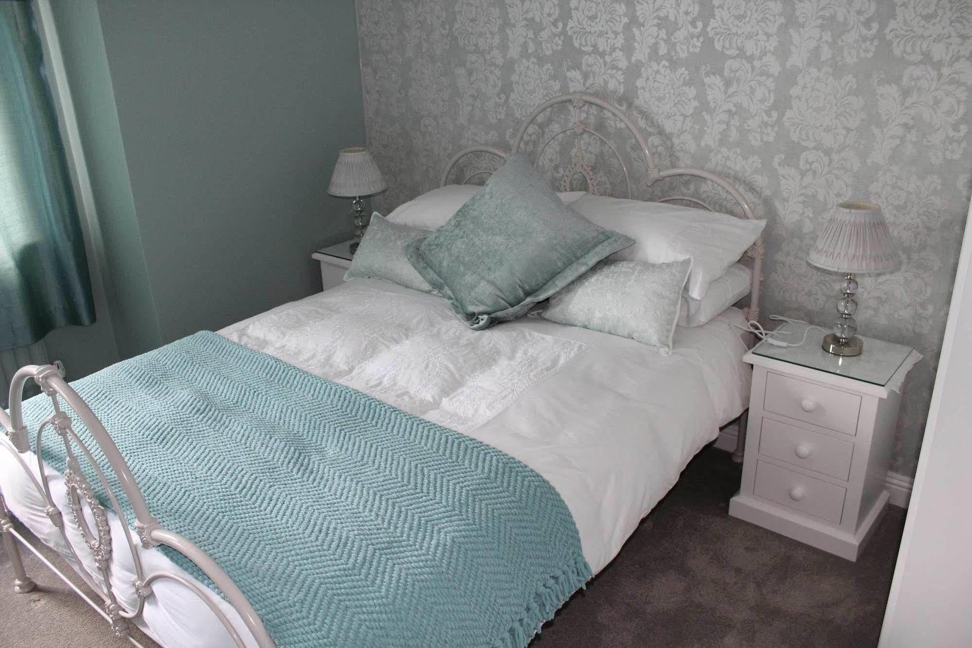 Sea Mist B&B Голуей Екстериор снимка